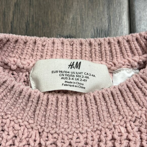 H&M Hello Kitty Sweater - Picture 4 of 4